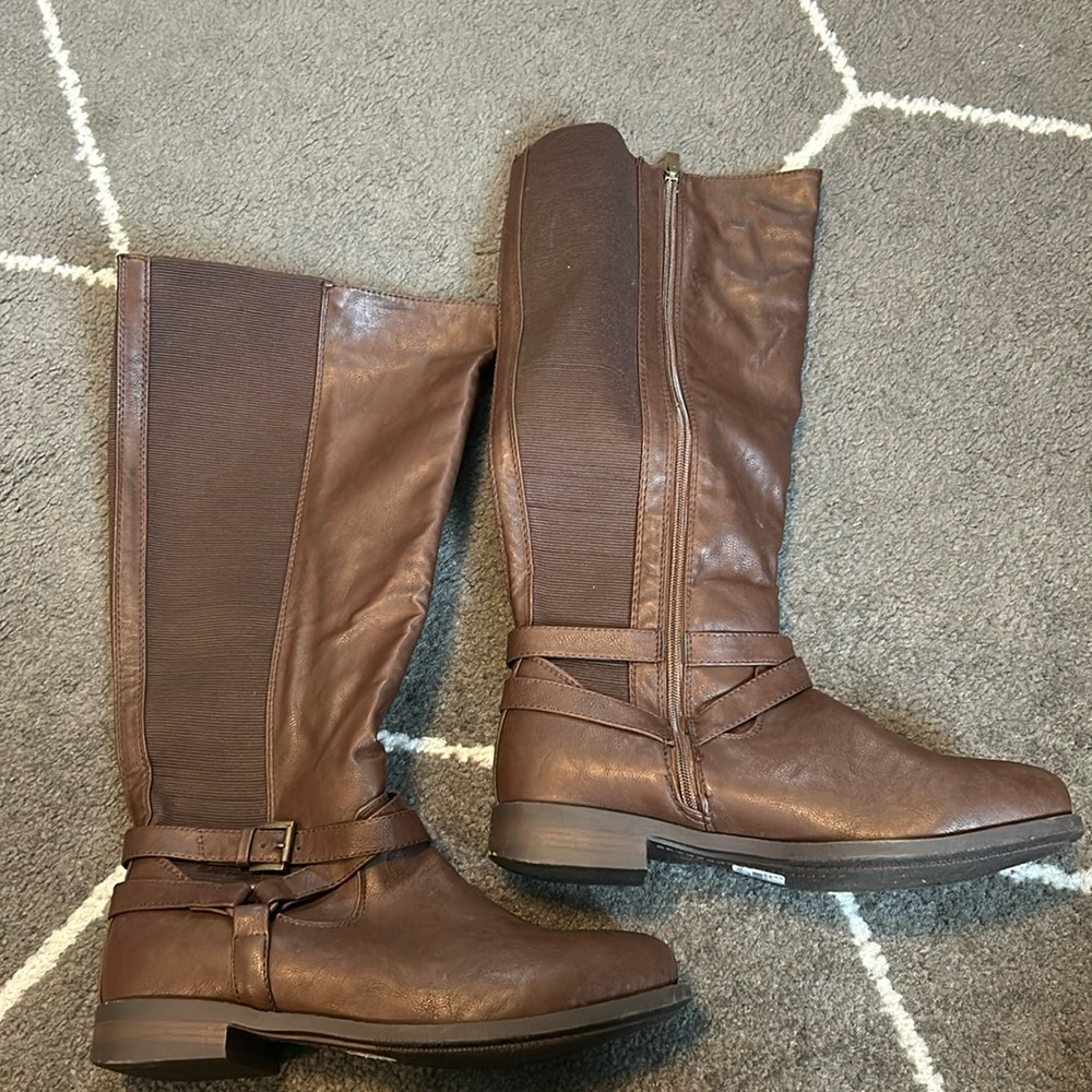 NWOT wide calf boots